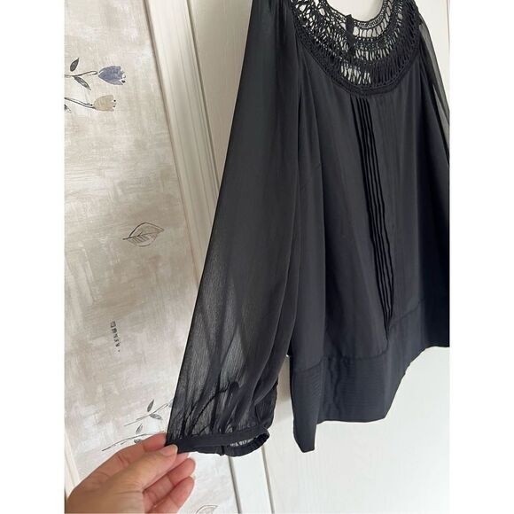 Avenue Blouse   - Picture 5 of 7